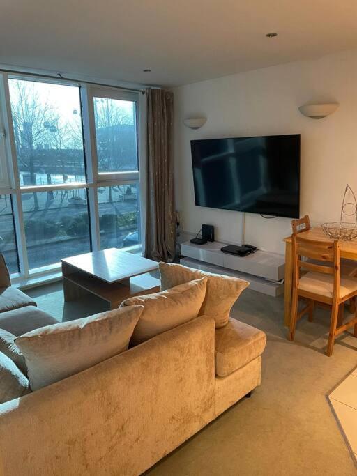 1 Bedroom Apartment Royal Docks London Luaran gambar