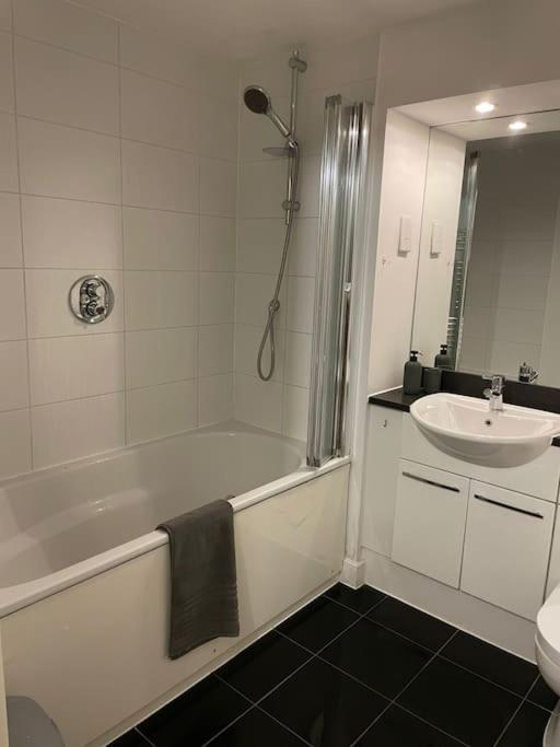 1 Bedroom Apartment Royal Docks London Luaran gambar